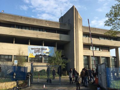 Occupazione Crash. Frascaroli spinge per la “custodia sociale”