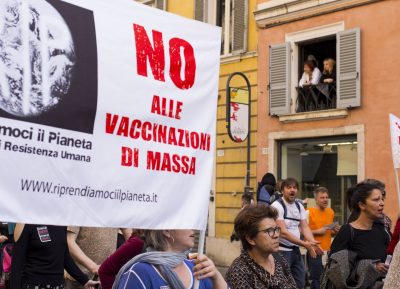 Adattamenti. Danni ambientali e pseudoscienze