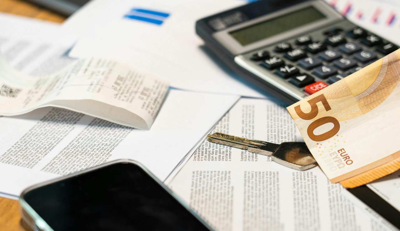 ULTIM’ORA – Nuova tassa OTTOBRE | Italiani costretti a sborsare più di 400€, zero sconti e niente rate