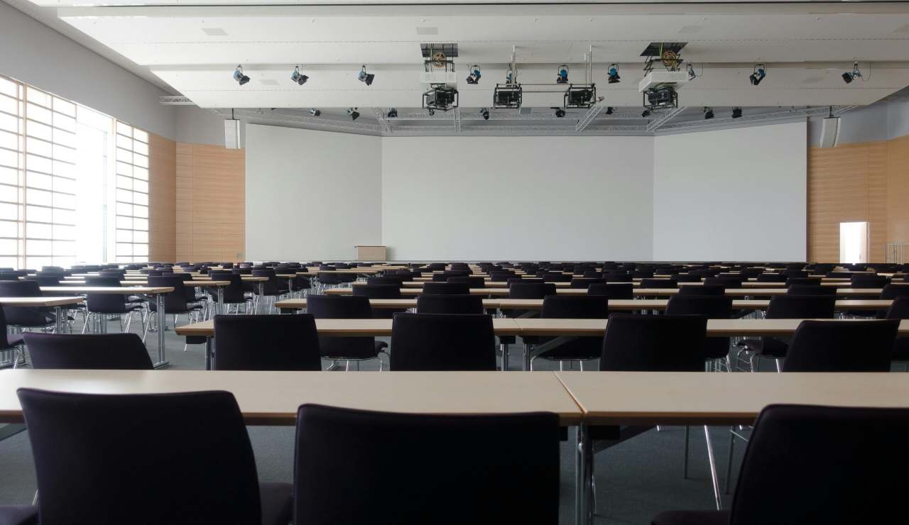 Qui NON si candida nessuno eppure è il CONCORSO dell’anno | Stipendi altissimi e contratti seri, ti assumono con la licenza media