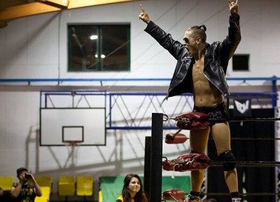 A Bologna il wrestling entra nel centro sociale occupato