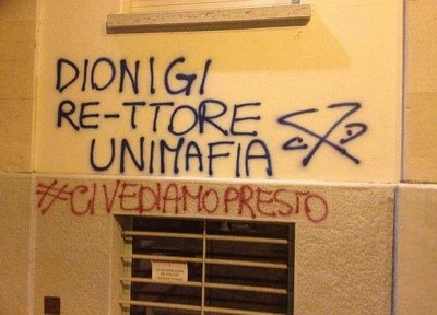 La vendetta di Hobo sgomberato finisce sui muri. E annuncia un campeggio