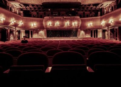Tra favola e teatro