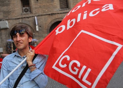 Servizi scolastici. Cgil e coop contro il Comune: “No al bando al ribasso”