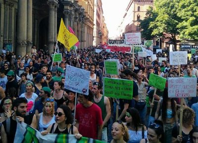 G7m, in mille sfilano per l’ambiente a Bologna. “Loro in sette, noi sette miliardi”