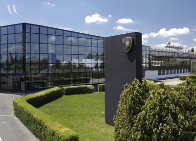 A scuola e al lavoro. I ragazzi pagati da Ducati e Lamborghini
