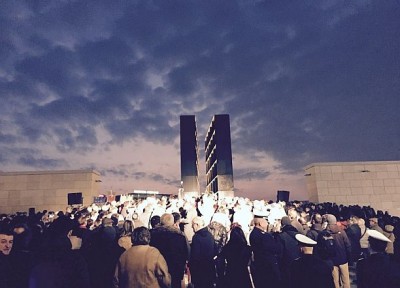 “Palestina libera” sul monumento alla Shoah. Il Comune cancella