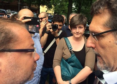 Merola affronta la periferia, e incontra la protesta