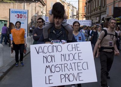 Vaccini. Il Tar rinvia la decisione a ottobre