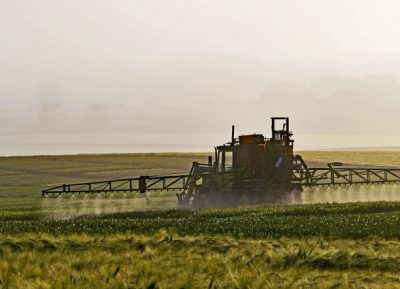 Adattamenti. Il dossier pesticidi e il crowdfunding per studiare gli effetti del glifosato