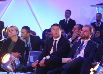 video – Matteo Renzi fa lo show alla Philip Morris