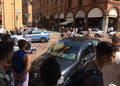 Rissa a pugni e catene in via Indipendenza