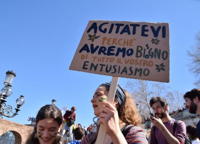 Adattamenti. I Fridays For Future alla Camera e “Il libro della neve”