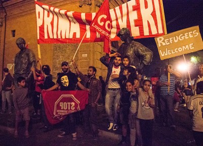 “Prima i poveri”, la marcia degli occupanti e degli sfrattati – FOTO