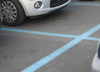 Strisce blu anche a Corticella e Croce Coperta