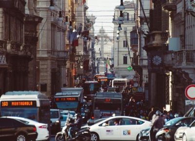 Adattamenti. Mal’Aria 2020, ancora sforamenti nelle città. Legambiente: “Aria inquinata ogni giorno”