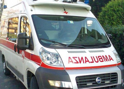 Via Toscana. A 12 anni finisce sotto un tir. Rischia la vita