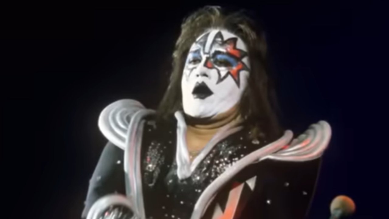 Lutto nella musica rock | Addio ad Ace Frehley, il “The Spaceman” dei Kiss muore a 74 anni