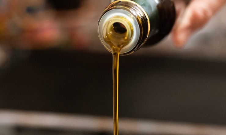 Olio d'oliva pronto da usare