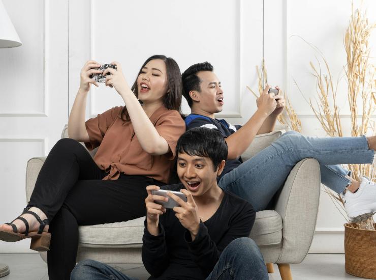 Persone al telefono