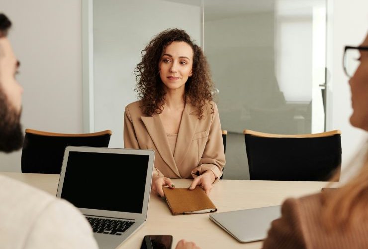 Ragazza supera il colloquio